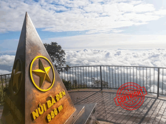 Cloud Hunting Guide Ba Den Mountain Peak